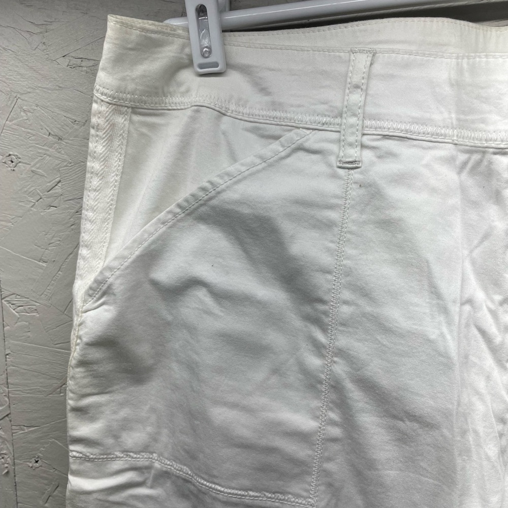 Time and Tru White Cargo Capri Pants - Picture 5 of 14